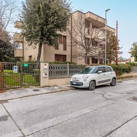 Garden With Balcony!