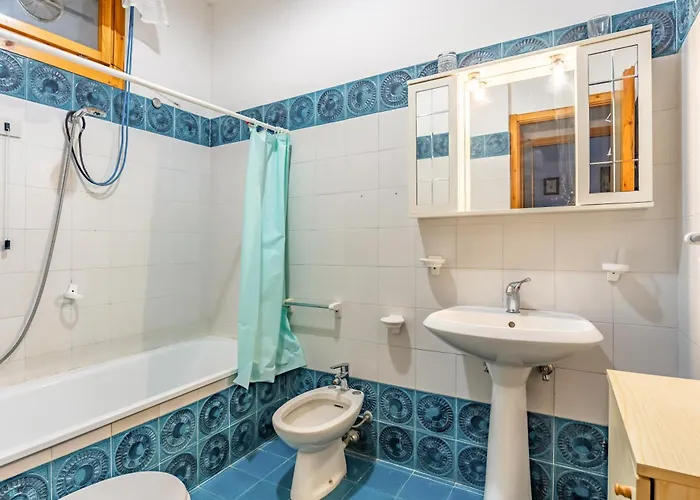 Guesthost - Garden With Balcony! * Viareggio