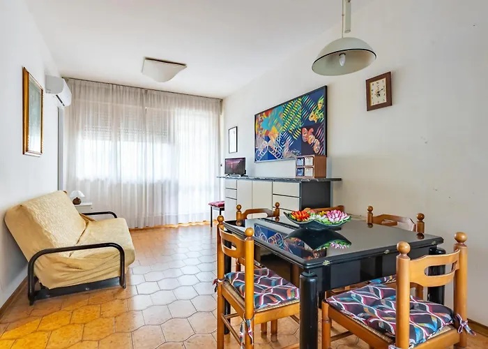 Guesthost - Garden With Balcony! Apartament Viareggio